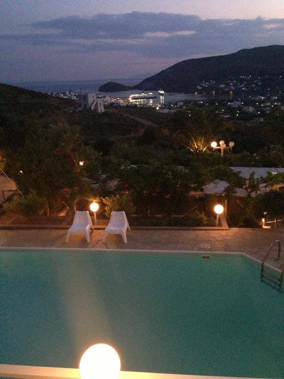 Kymothoi Rooms & Pool Bar Gavrio Exterior foto