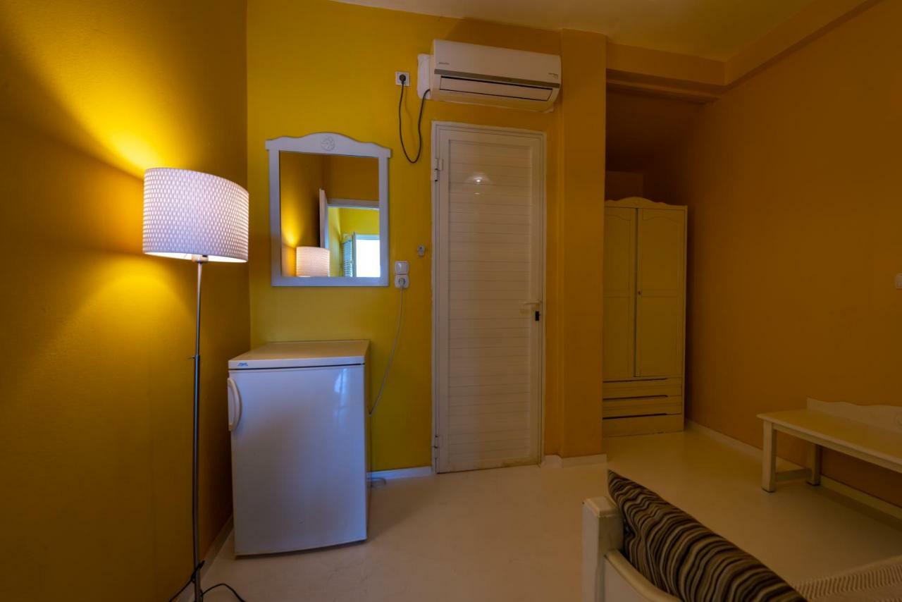 Kymothoi Rooms & Pool Bar Gavrio Exterior foto